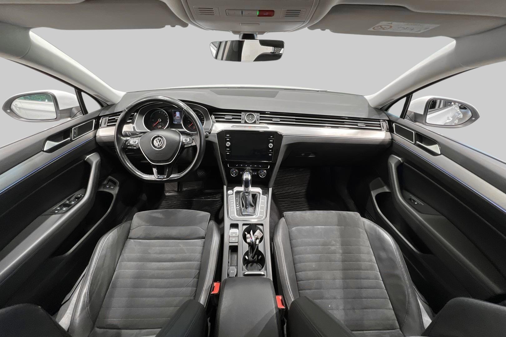 VOLKSWAGEN Passat 2018