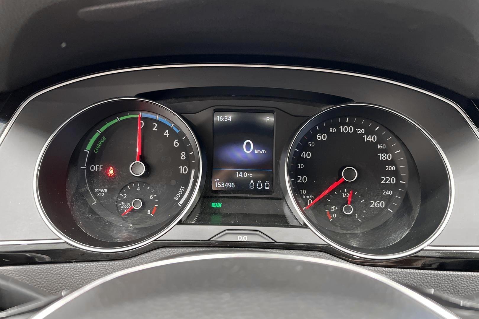 VOLKSWAGEN Passat 2018