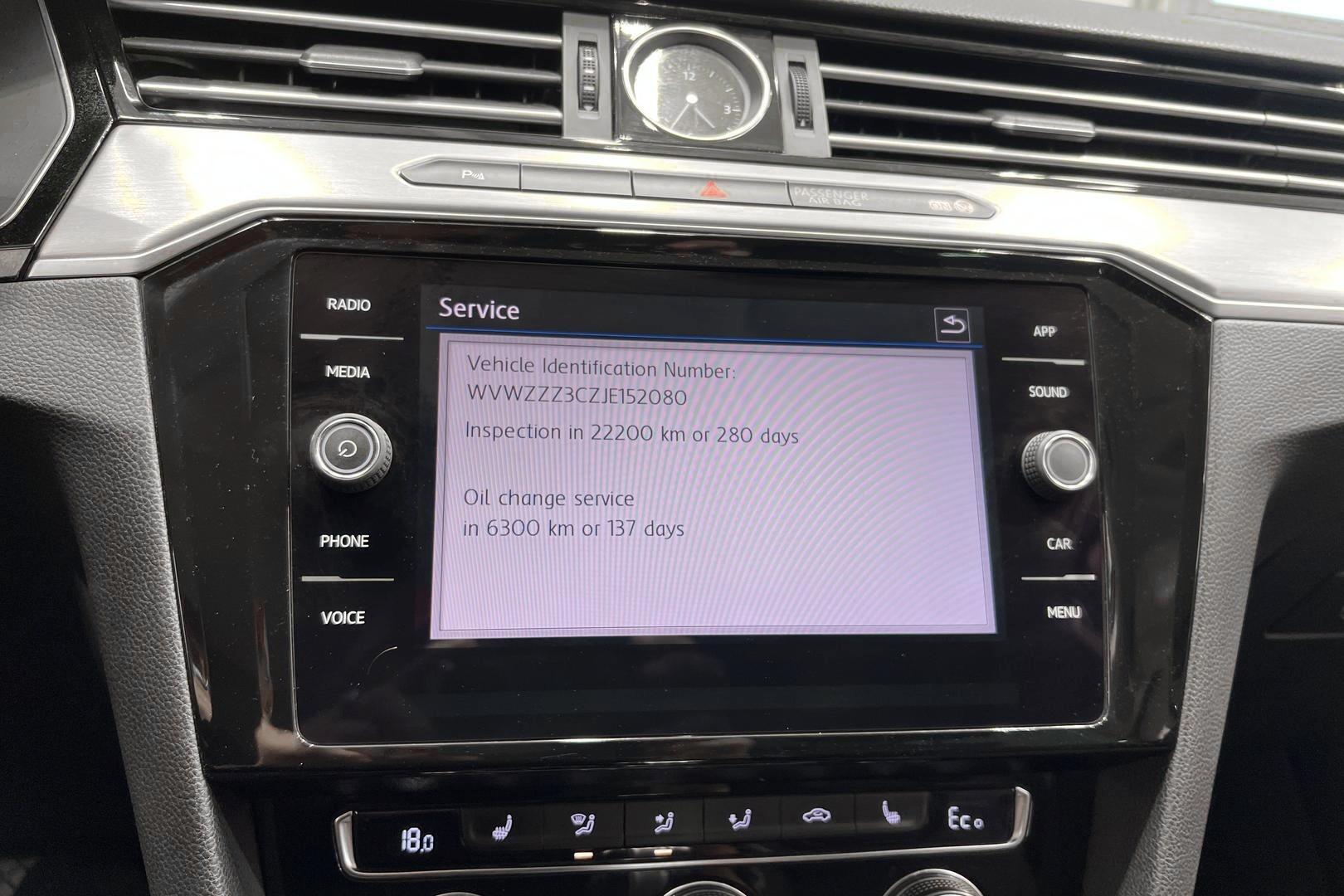 VOLKSWAGEN Passat 2018