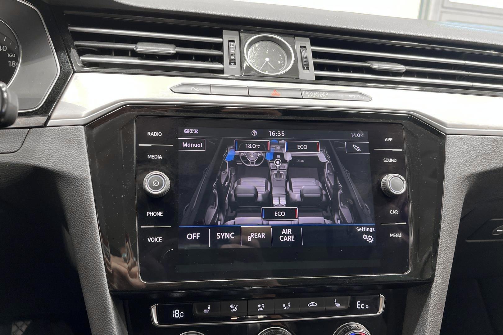VOLKSWAGEN Passat 2018