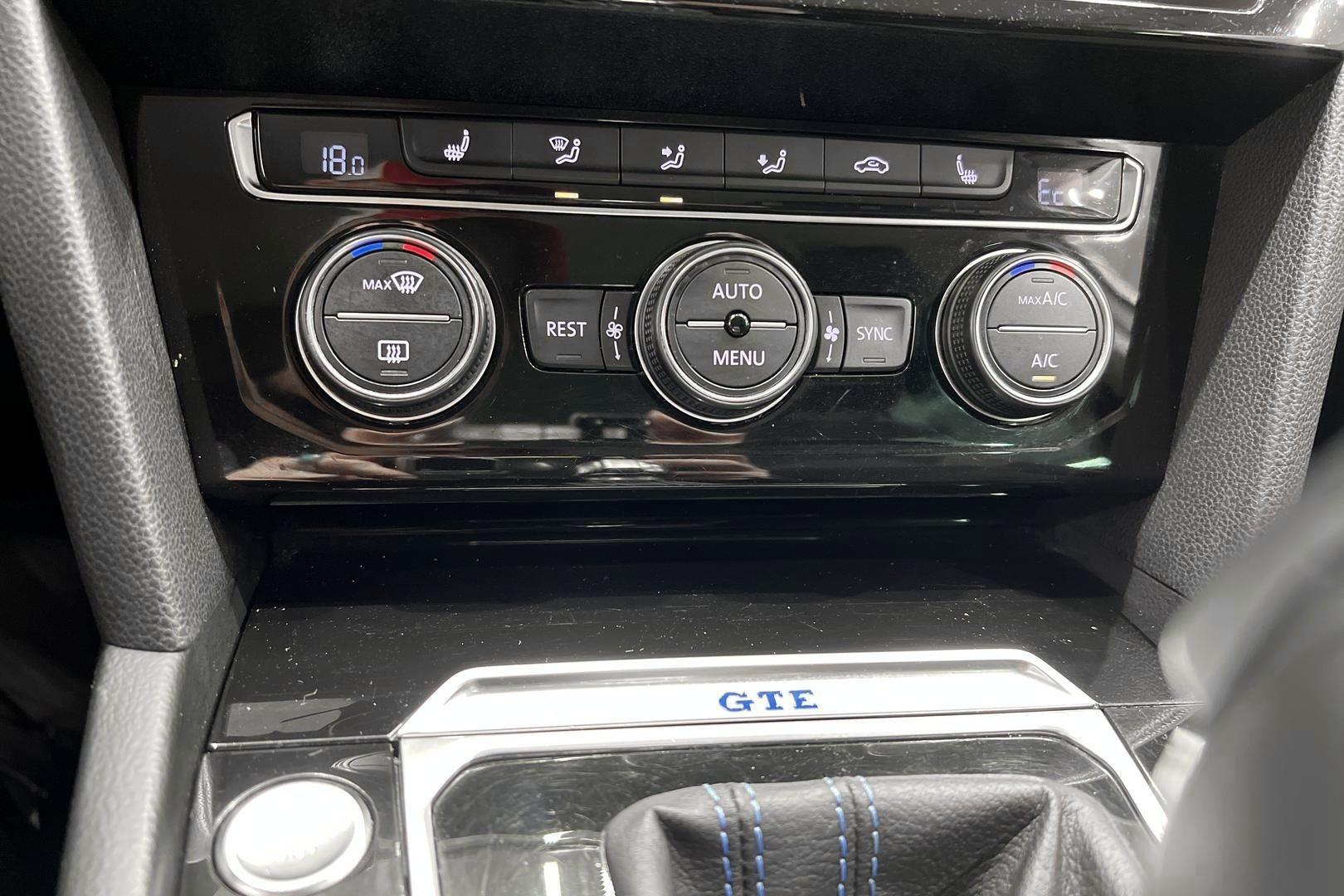 VOLKSWAGEN Passat 2018