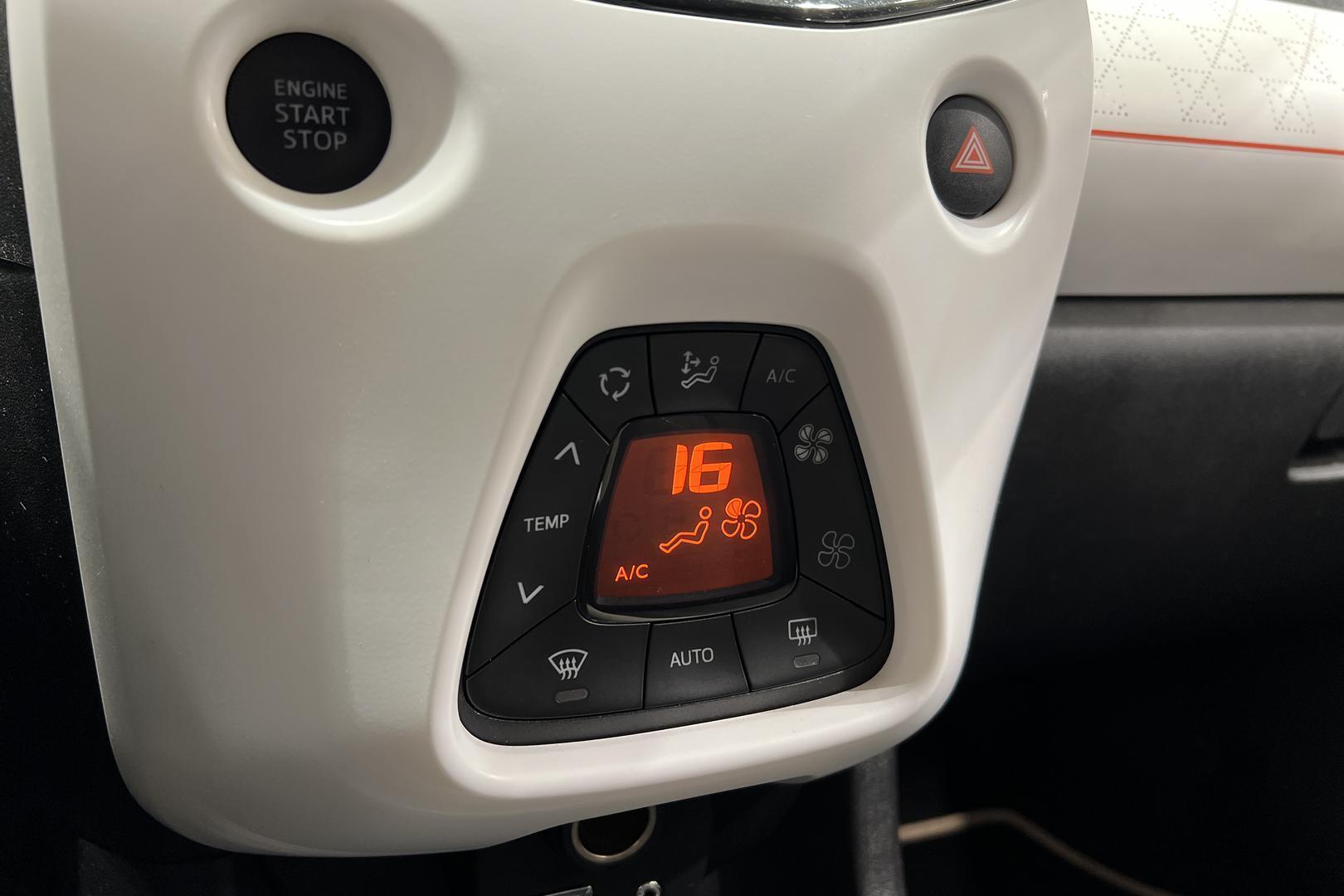PEUGEOT 108 2016