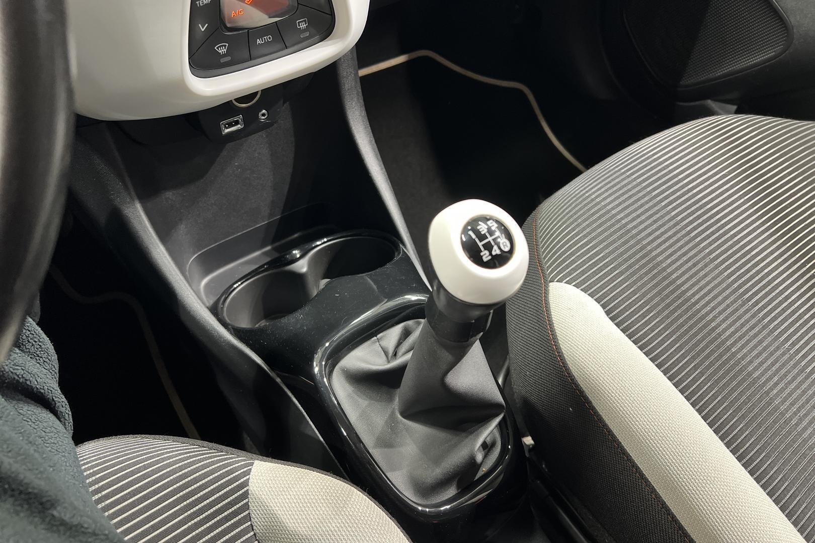 PEUGEOT 108 2016
