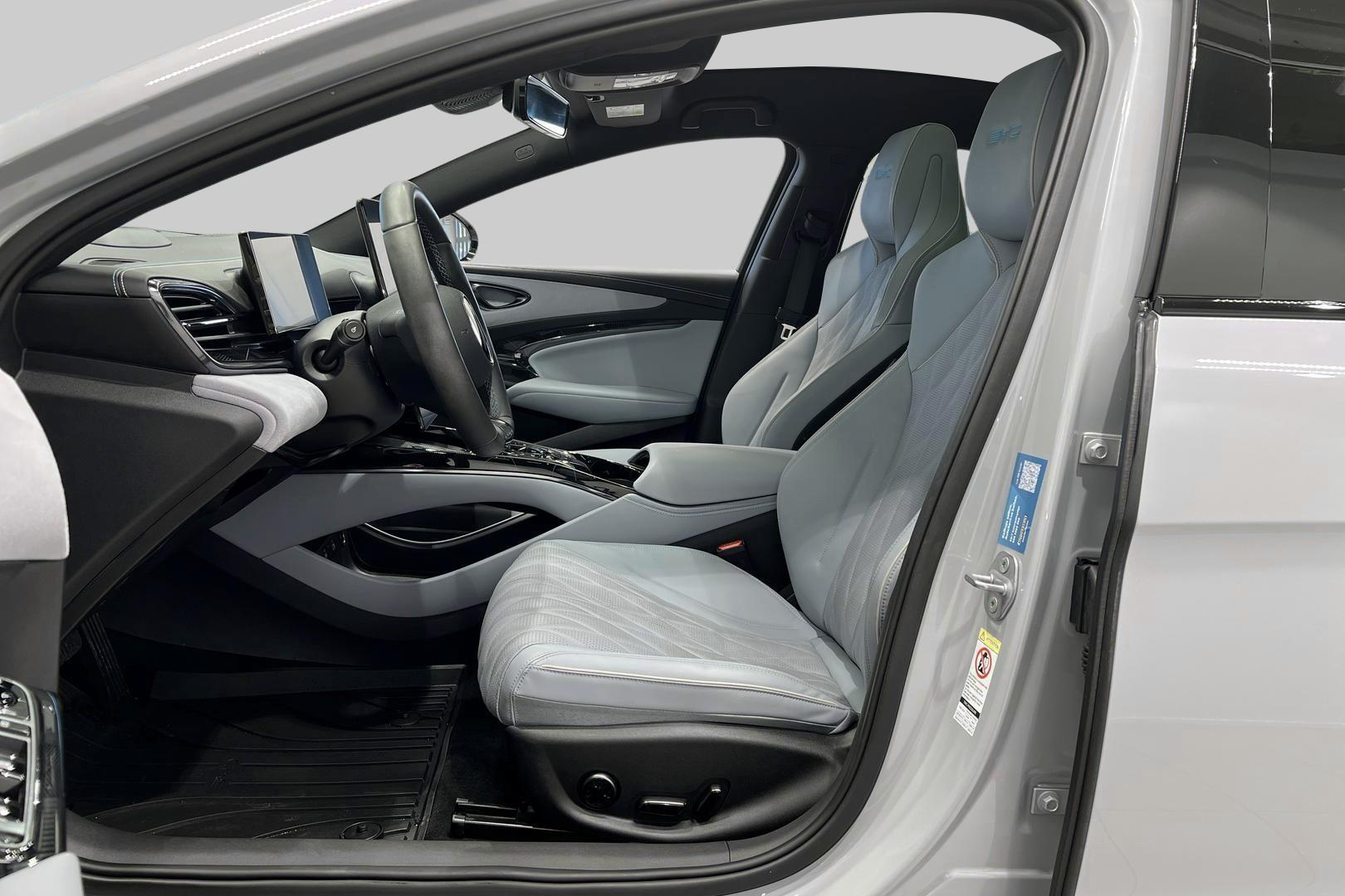 BYD SEAL 9