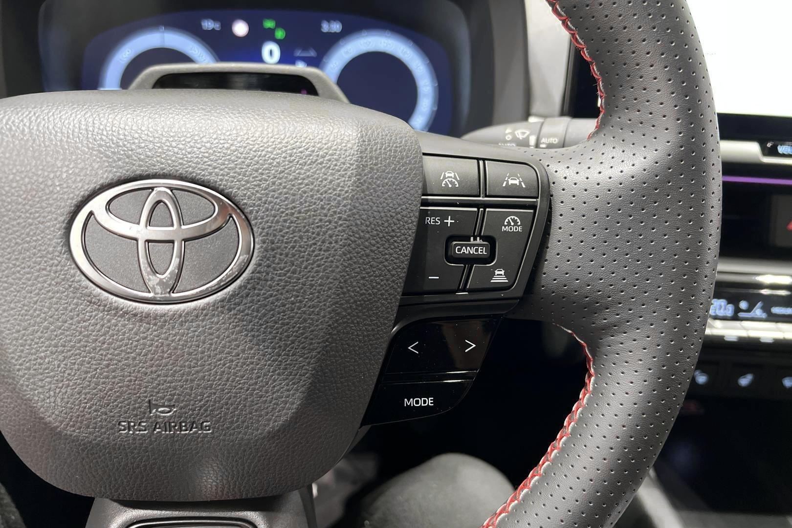TOYOTA C-HR 26