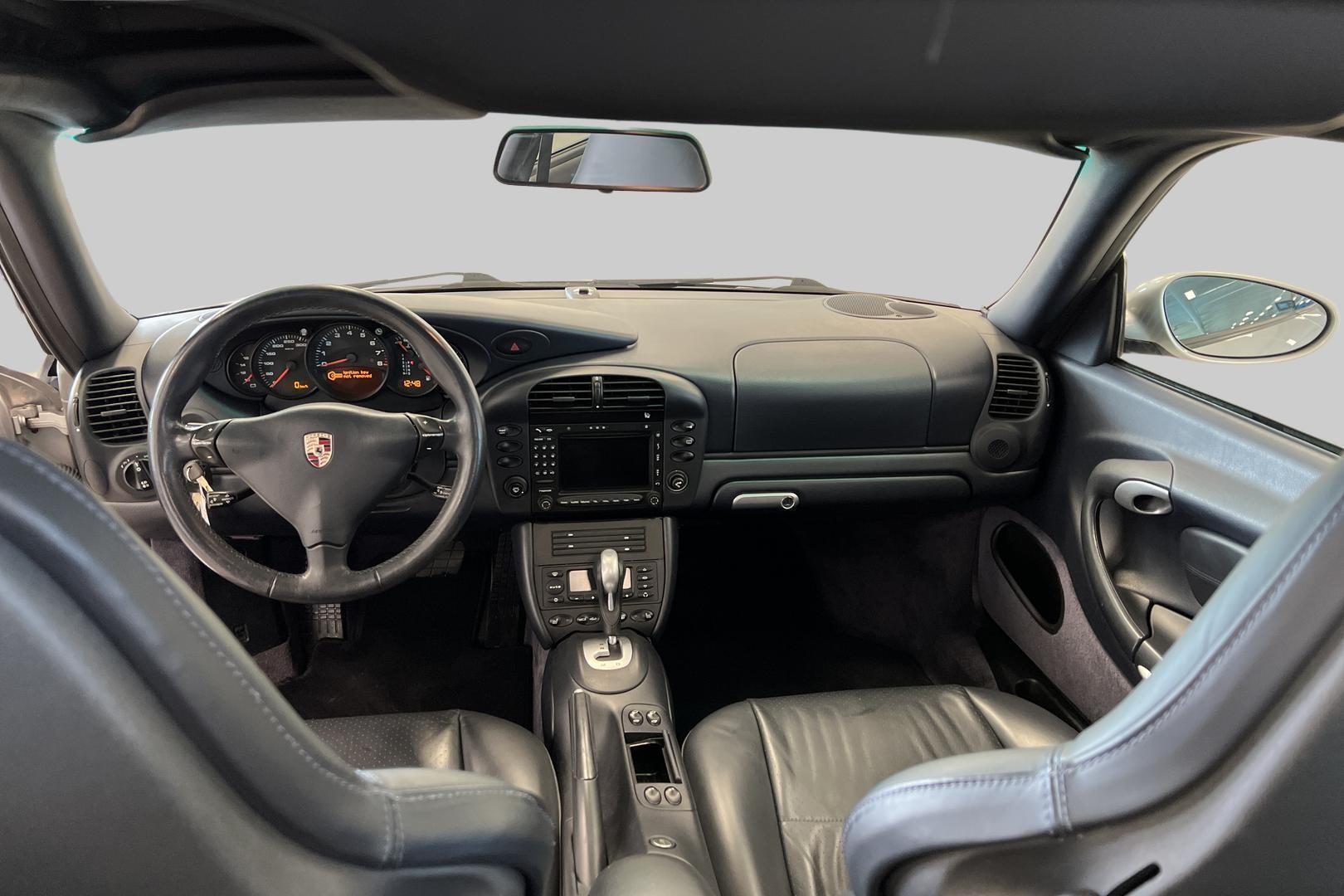 PORSCHE 911 2004