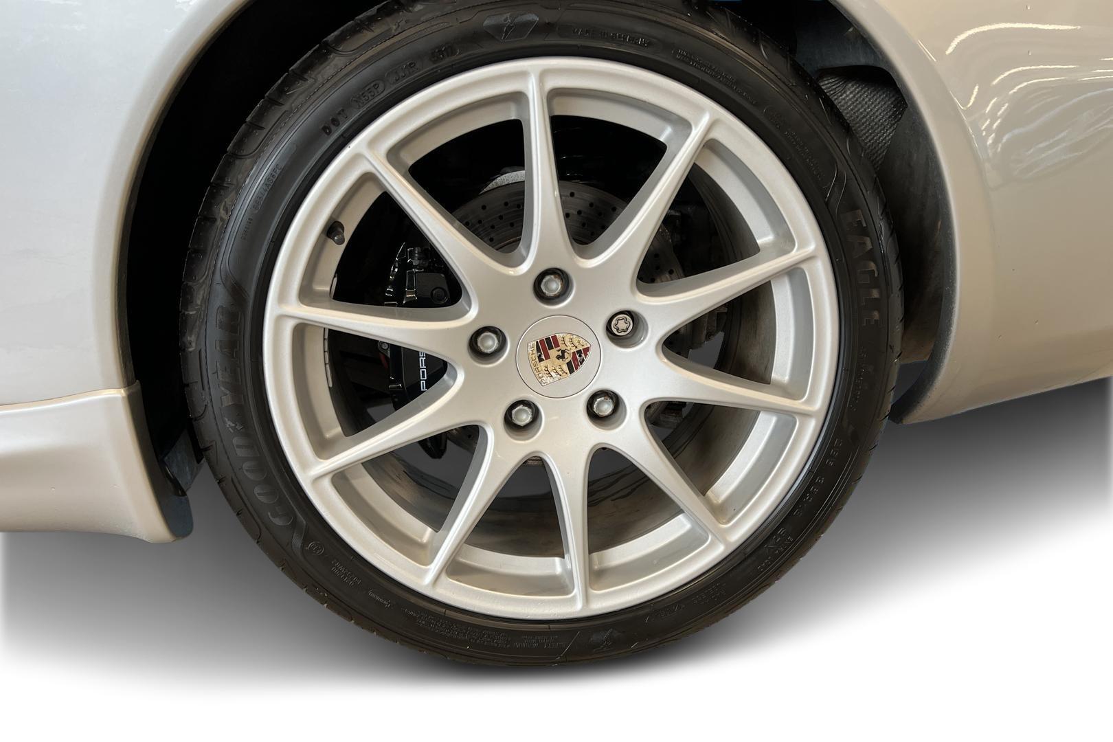 PORSCHE 911 2004