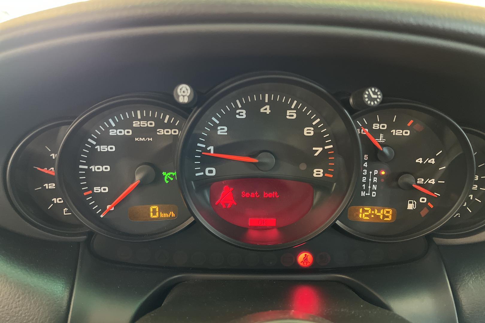PORSCHE 911 2004