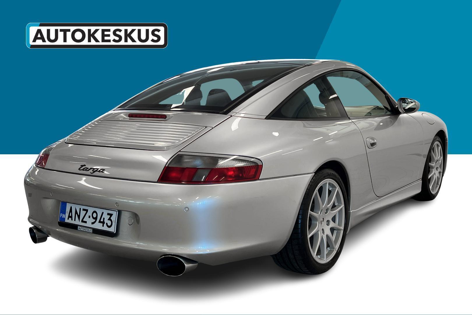 PORSCHE 911 2004