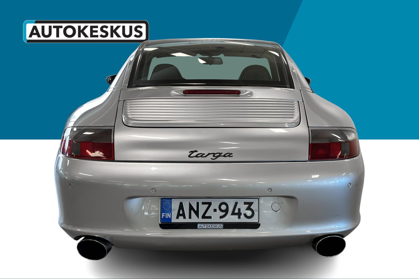 PORSCHE 911 2004