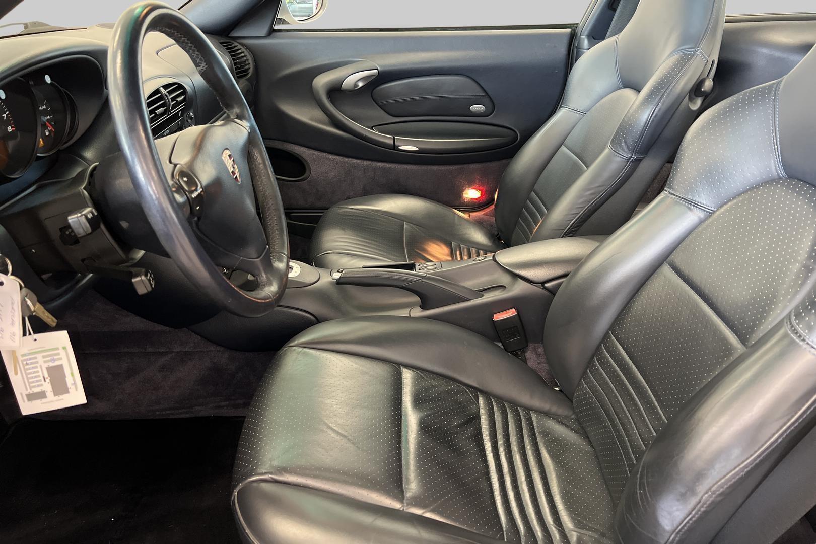 PORSCHE 911 2004