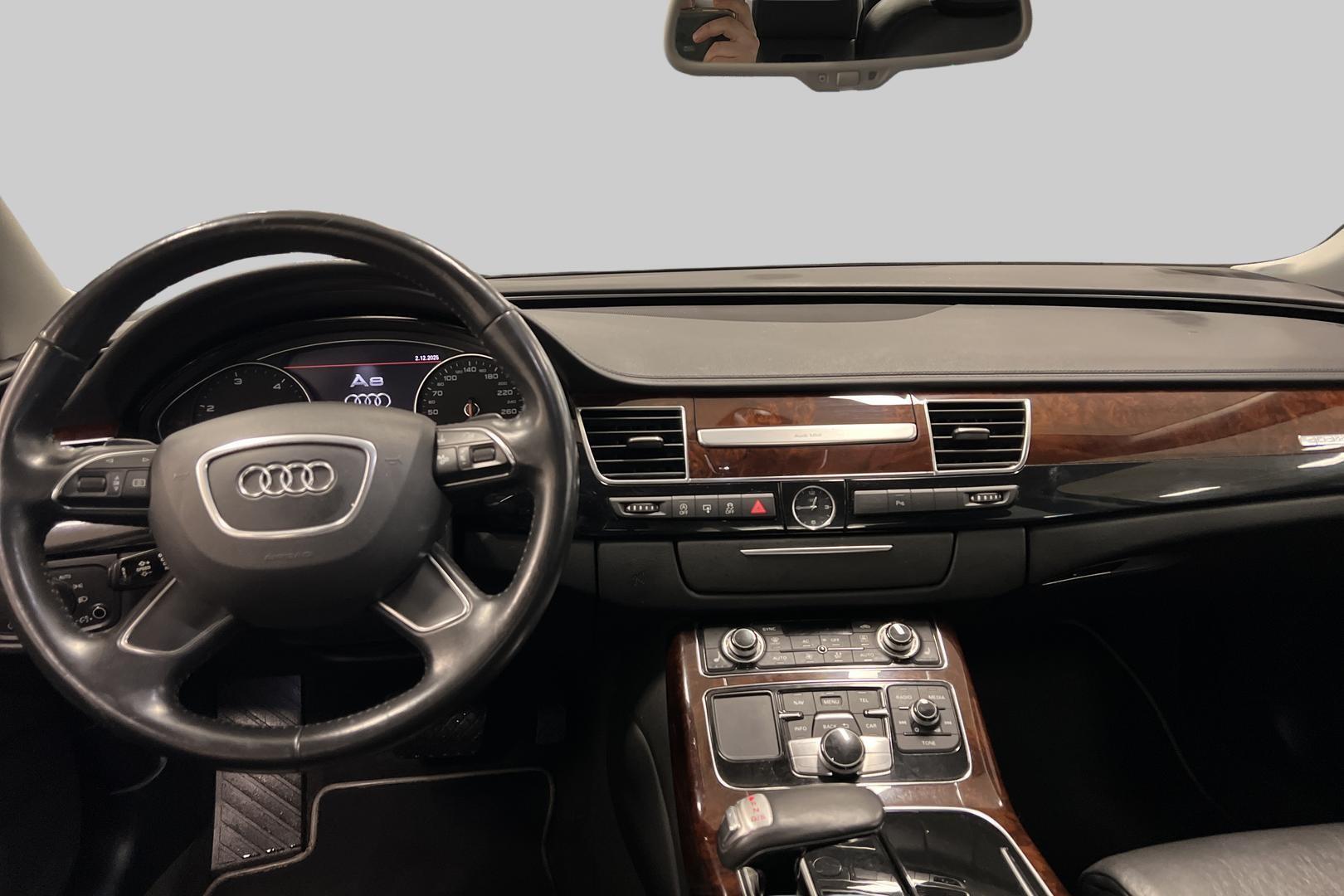 AUDI A8 2011