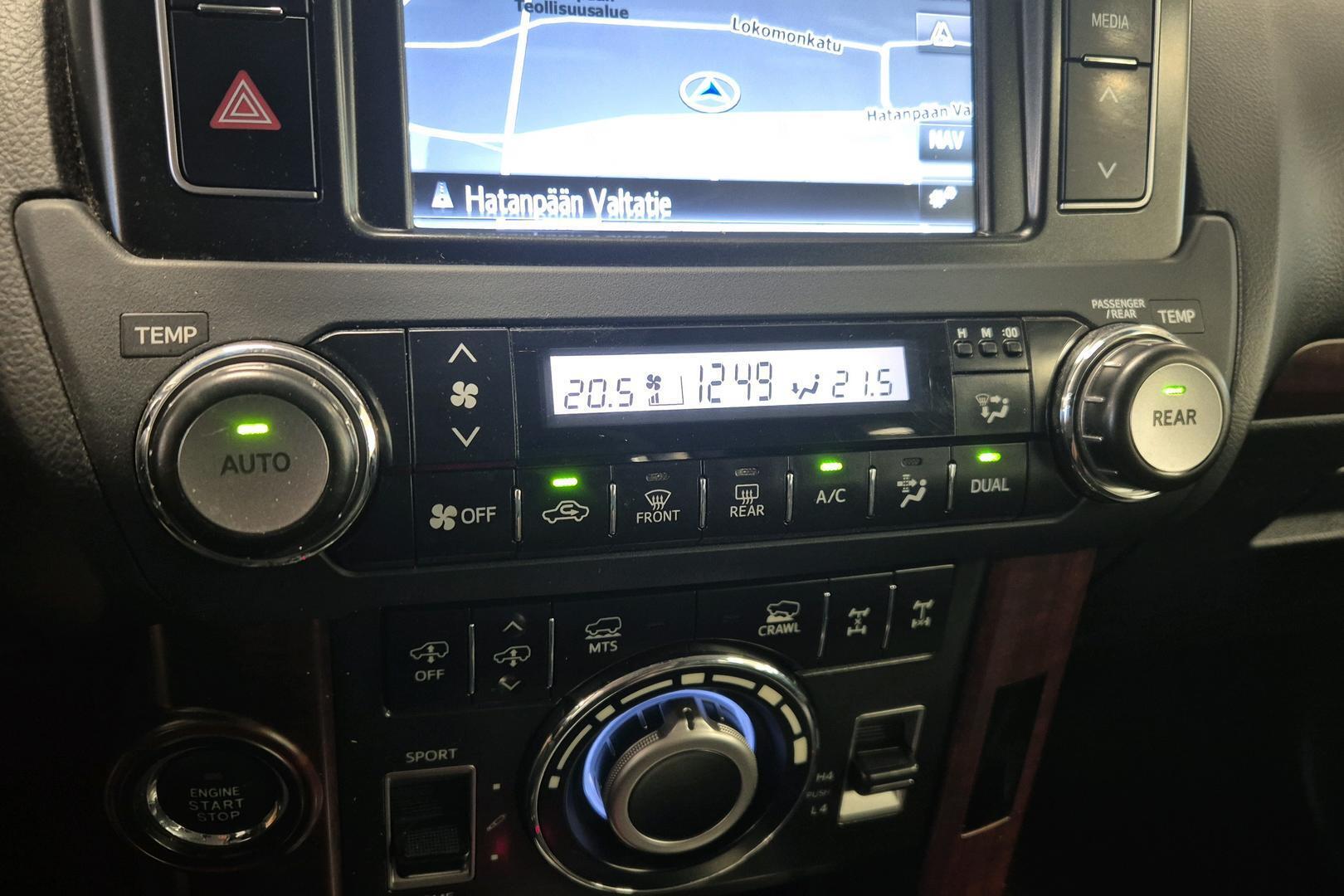 TOYOTA Land Cruiser 16