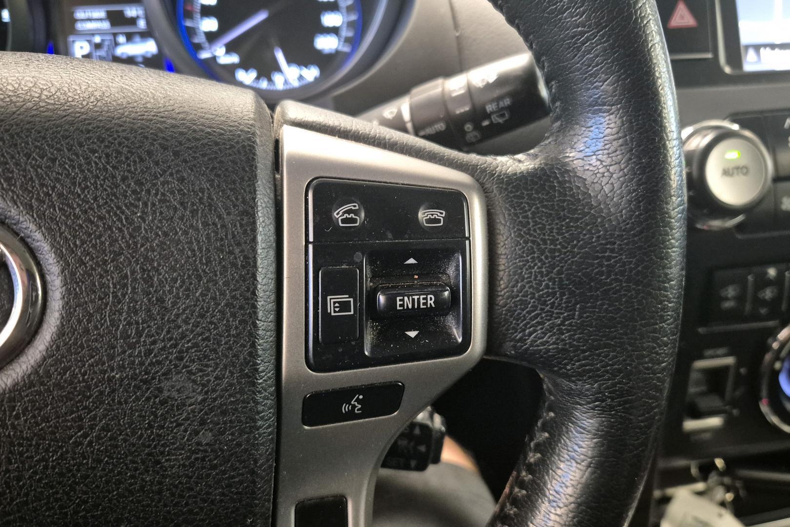 TOYOTA Land Cruiser 19