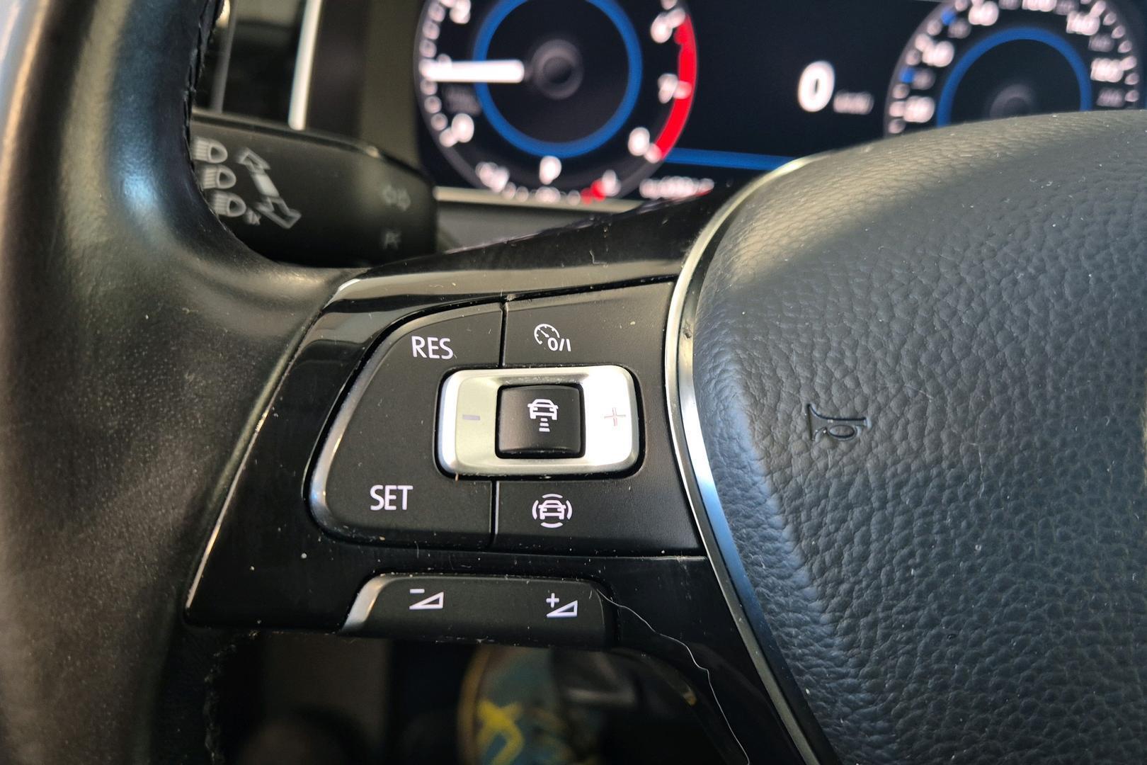 VOLKSWAGEN Golf 2019