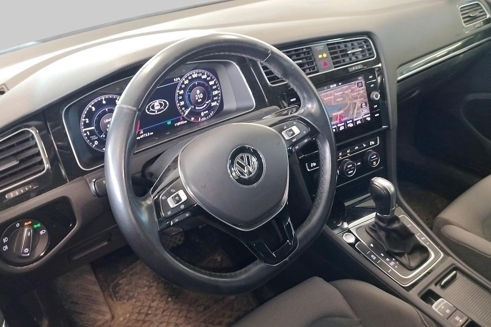 VOLKSWAGEN Golf 2019