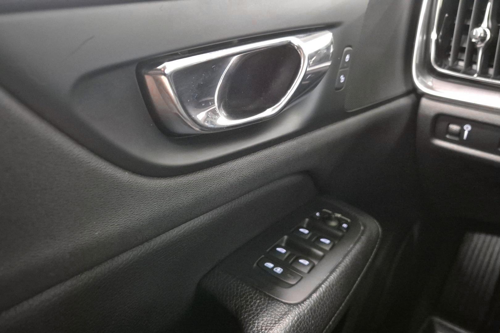 VOLVO V60 2019