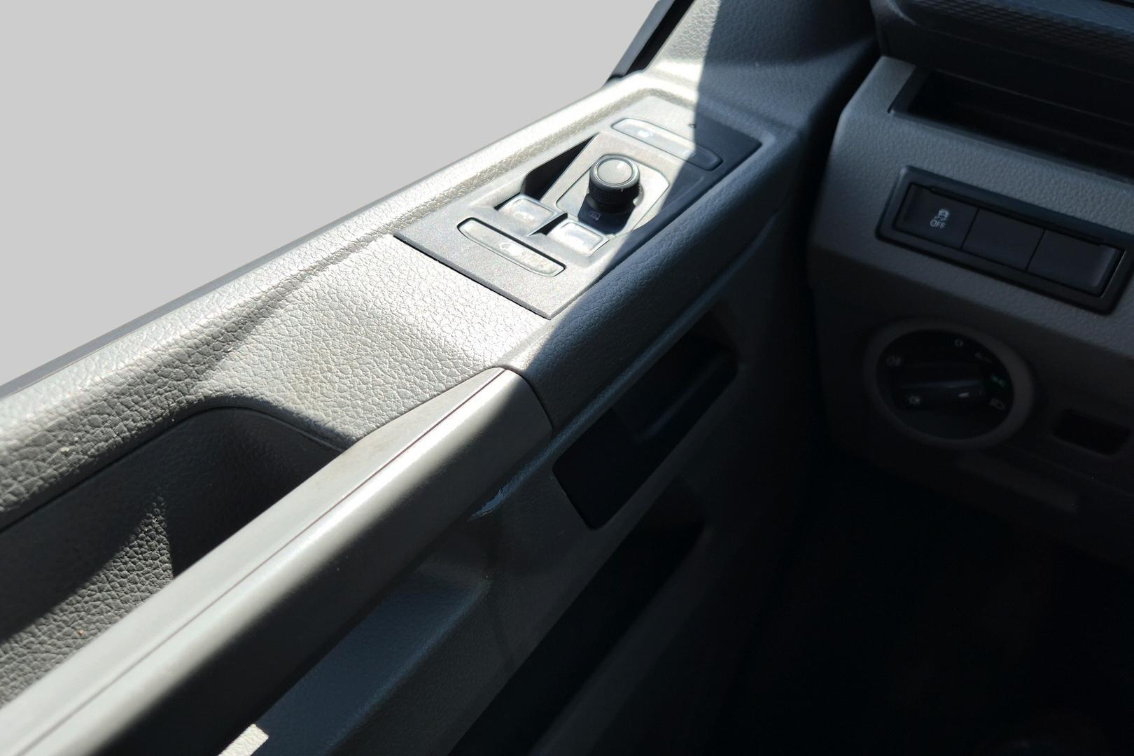 VOLKSWAGEN Transporter 2020