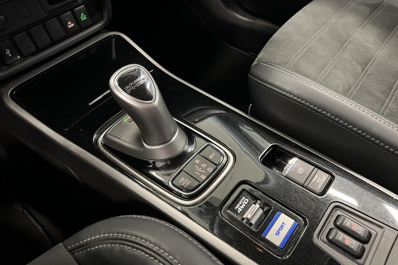 MITSUBISHI Outlander PHEV 2020