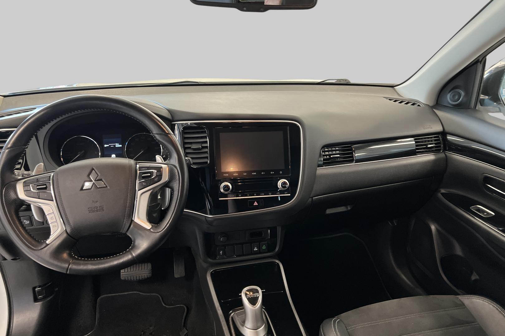MITSUBISHI Outlander PHEV 2020