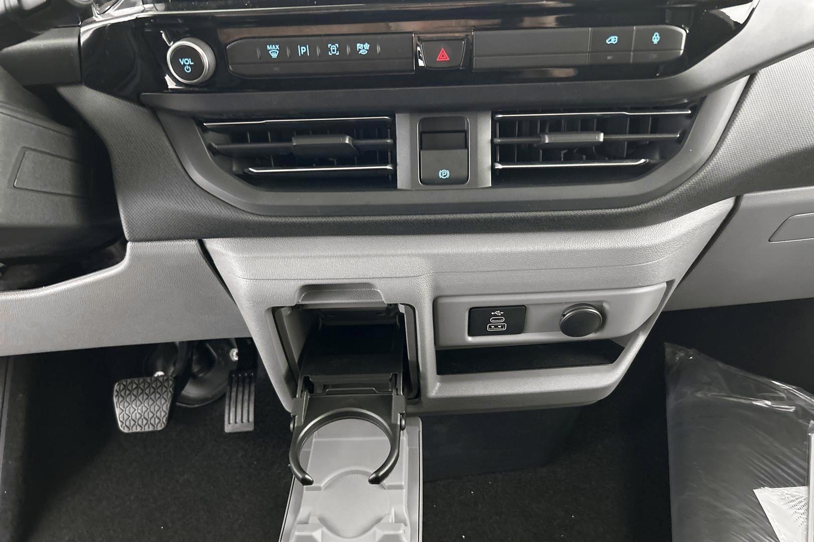 FORD Tourneo Custom 2025