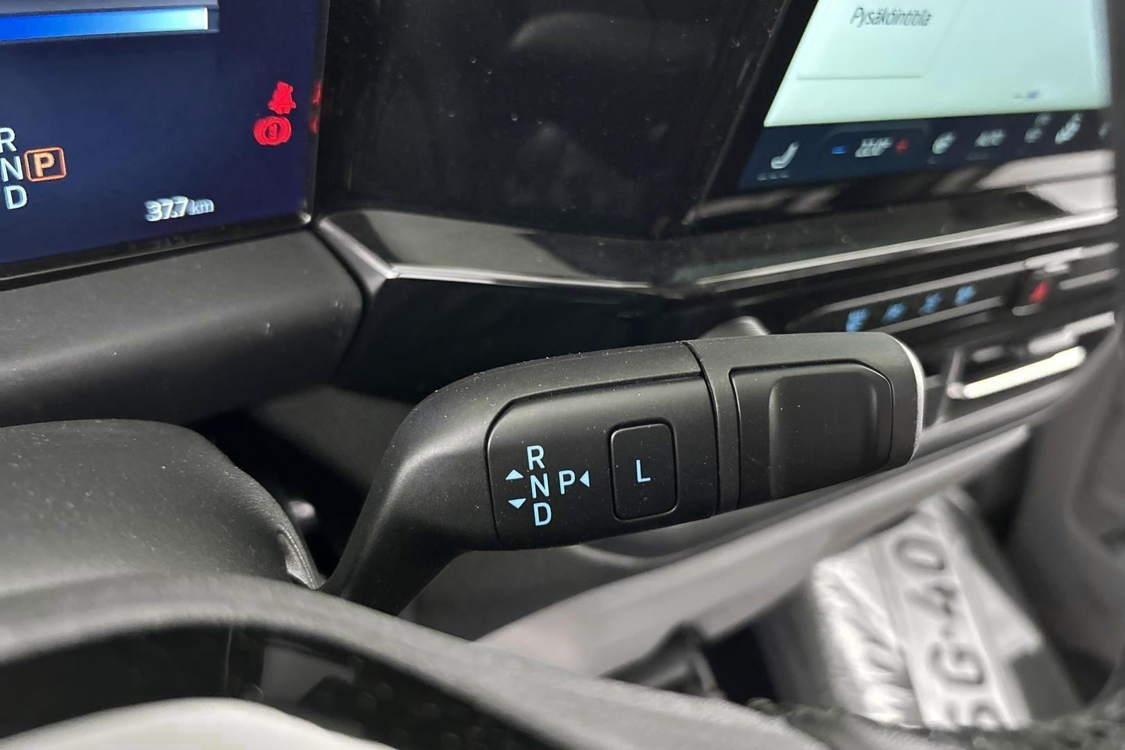 FORD Tourneo Custom 2025