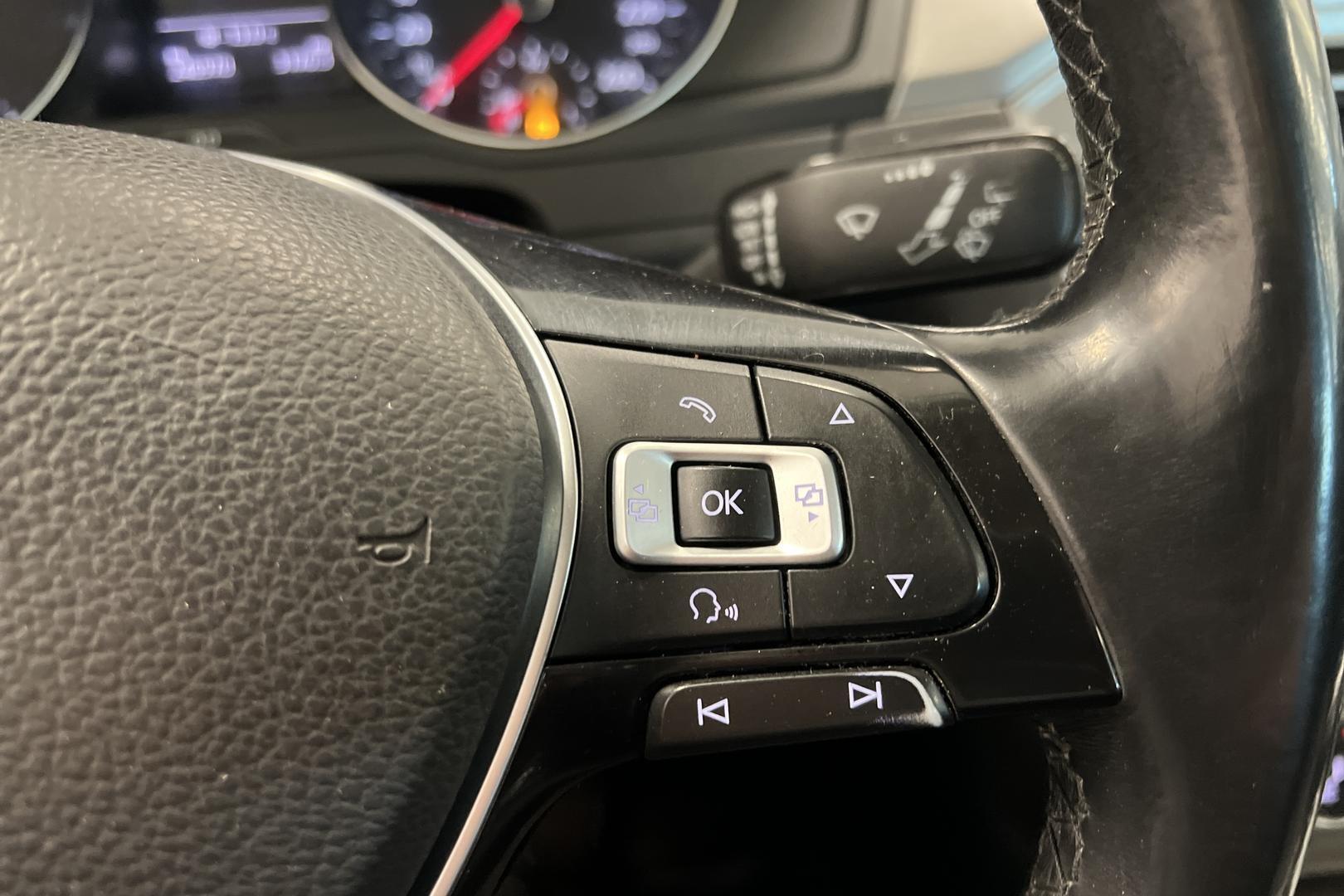 VOLKSWAGEN Passat 2018