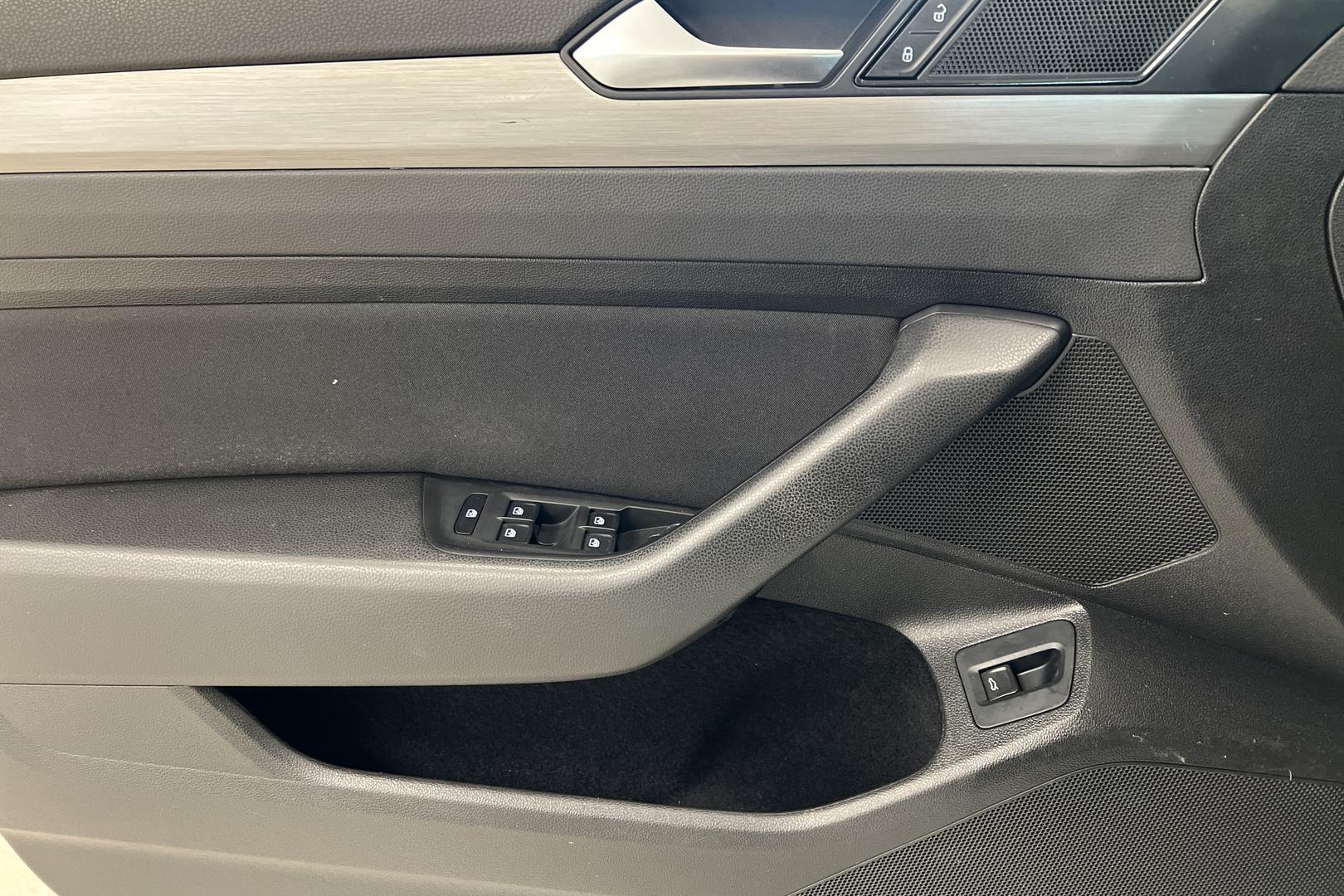 VOLKSWAGEN Passat 2018