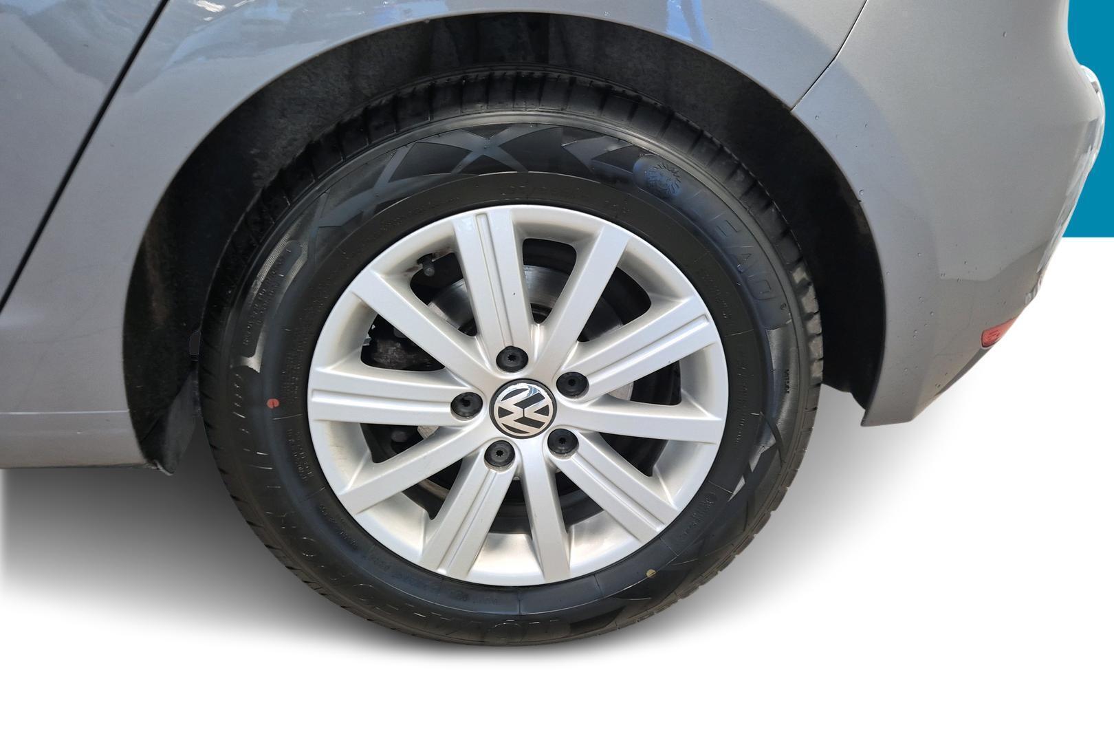 VOLKSWAGEN Golf 2012