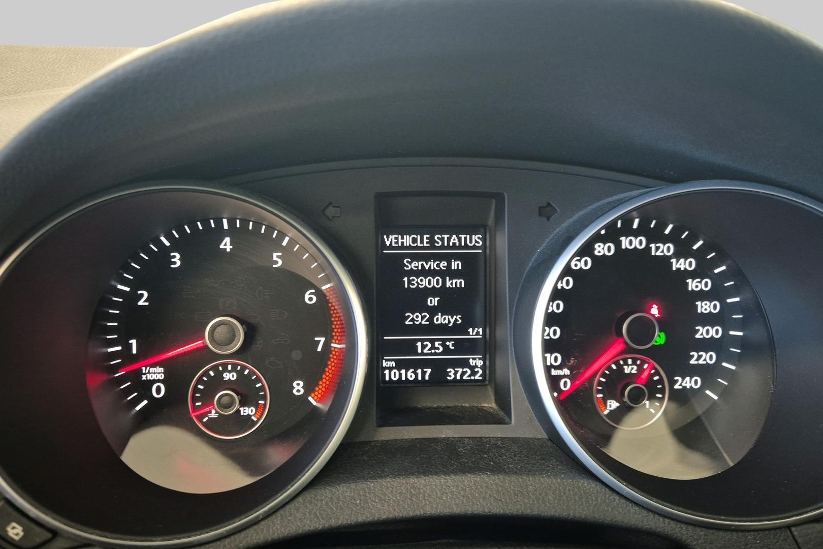 VOLKSWAGEN Golf 2012