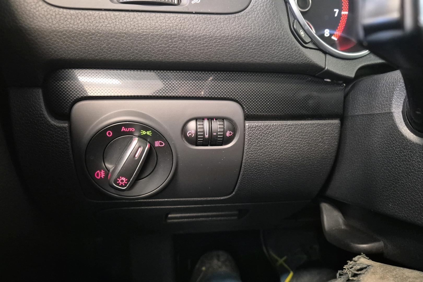 VOLKSWAGEN Golf 2012