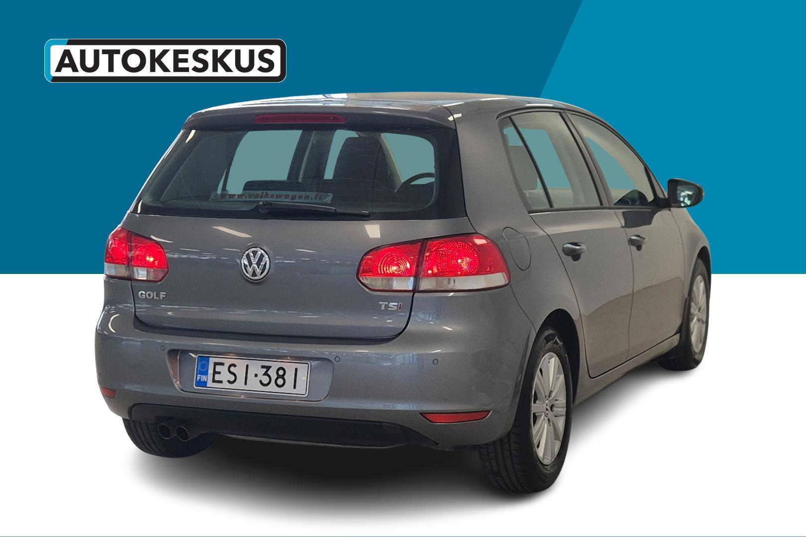VOLKSWAGEN Golf 2012