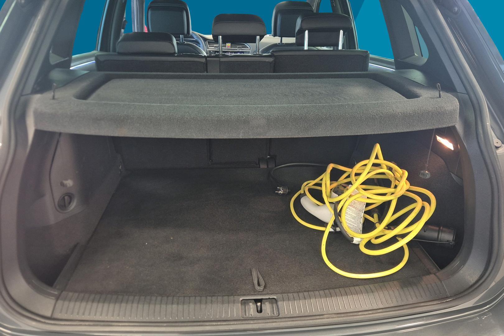 VOLKSWAGEN Tiguan 12