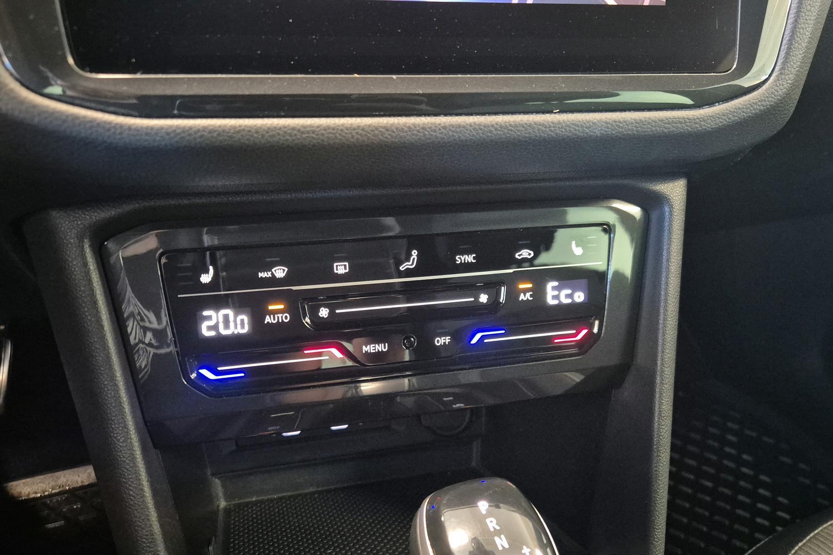 VOLKSWAGEN Tiguan 16