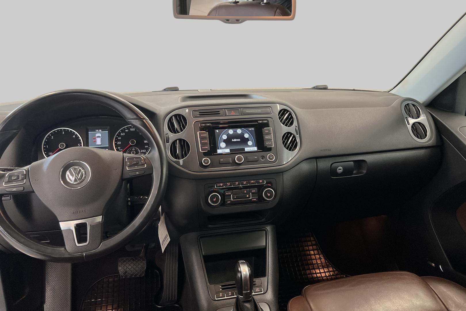 VOLKSWAGEN Tiguan 11