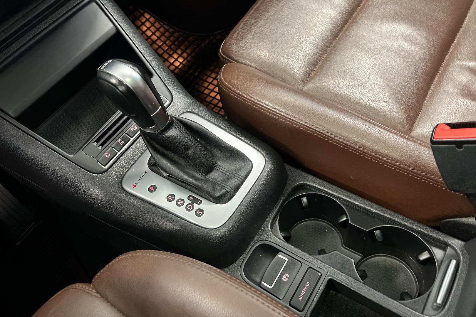 VOLKSWAGEN Tiguan 16