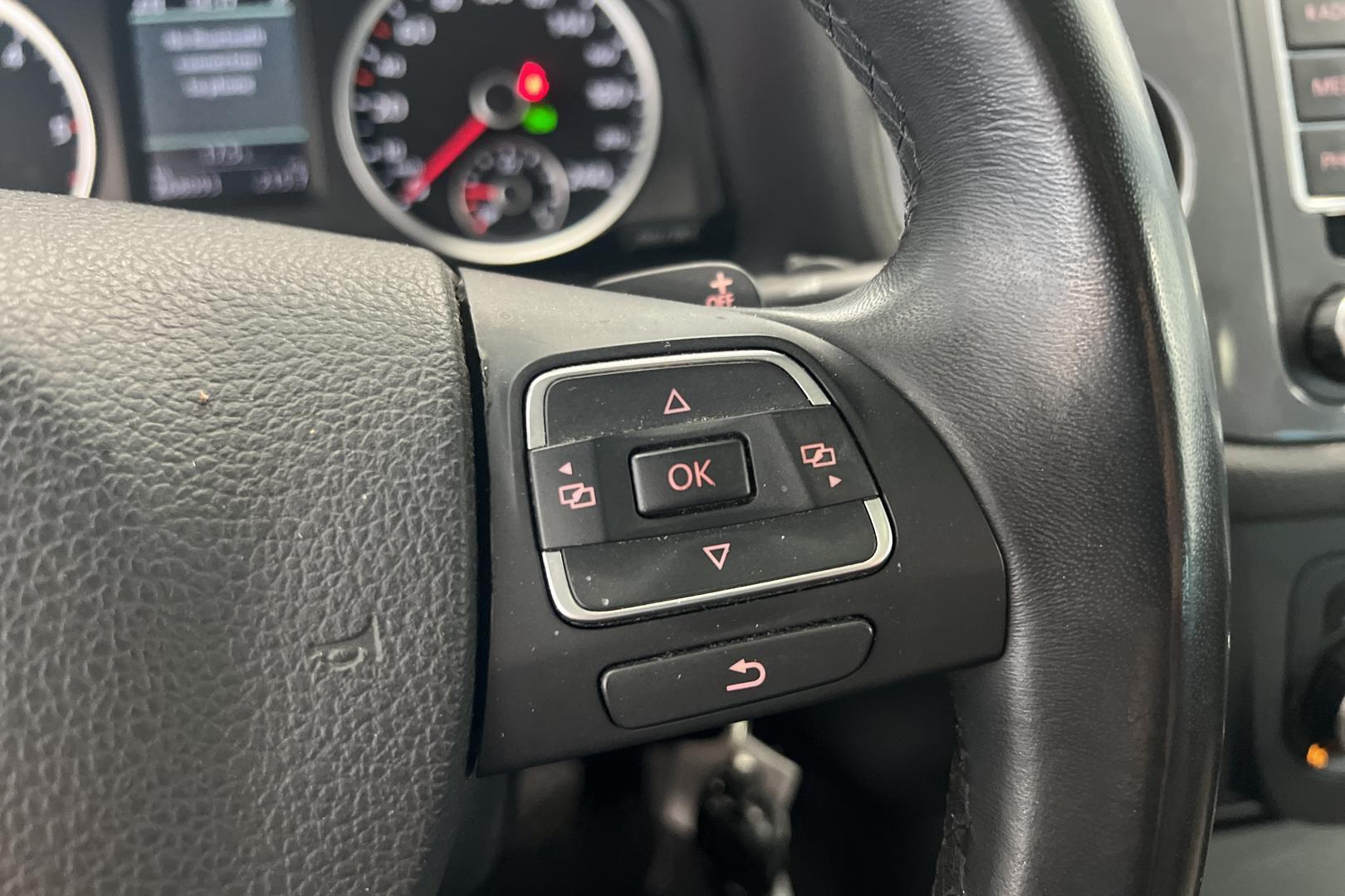 VOLKSWAGEN Tiguan 18