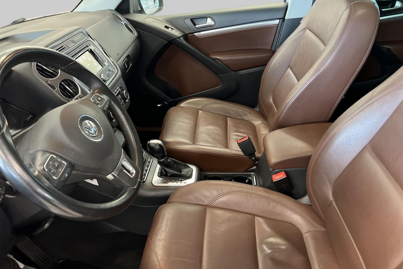 VOLKSWAGEN Tiguan 9