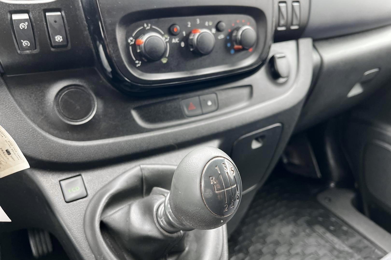 OPEL Vivaro 2016