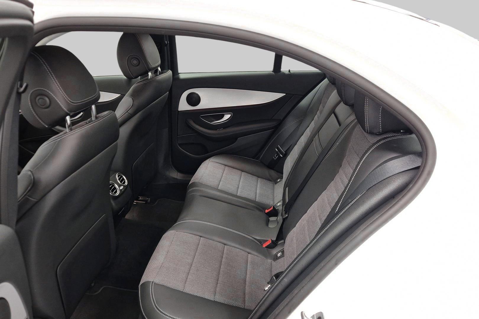 MERCEDES-BENZ E 2022