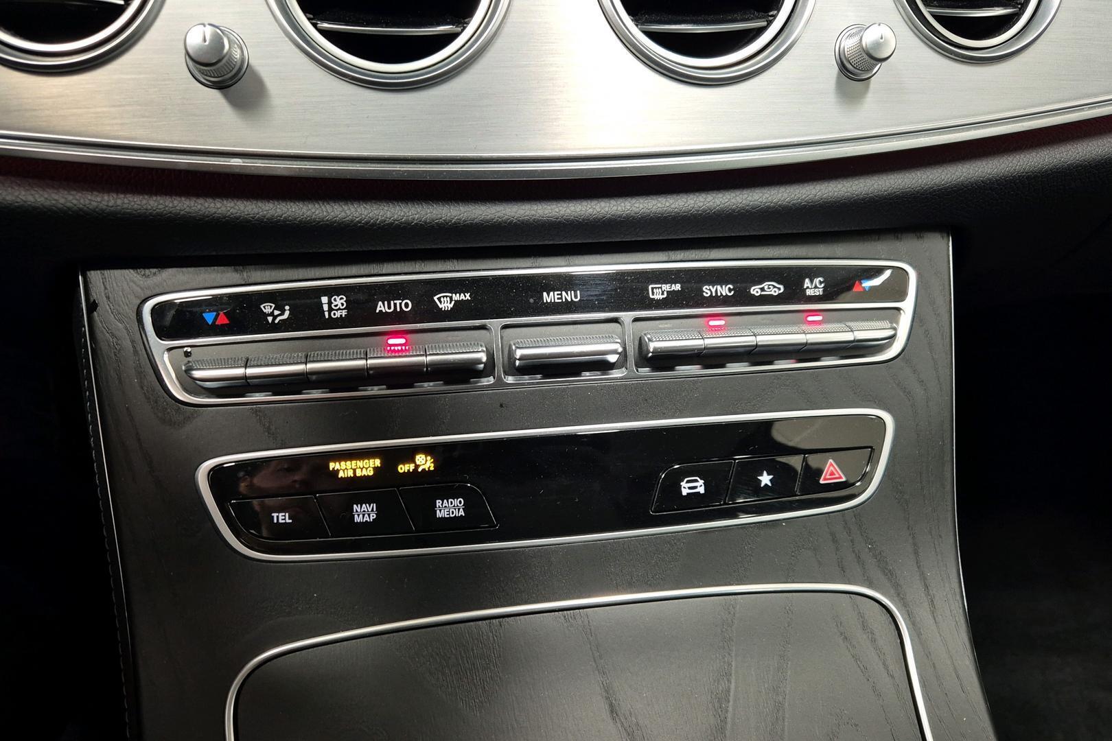 MERCEDES-BENZ E 2022