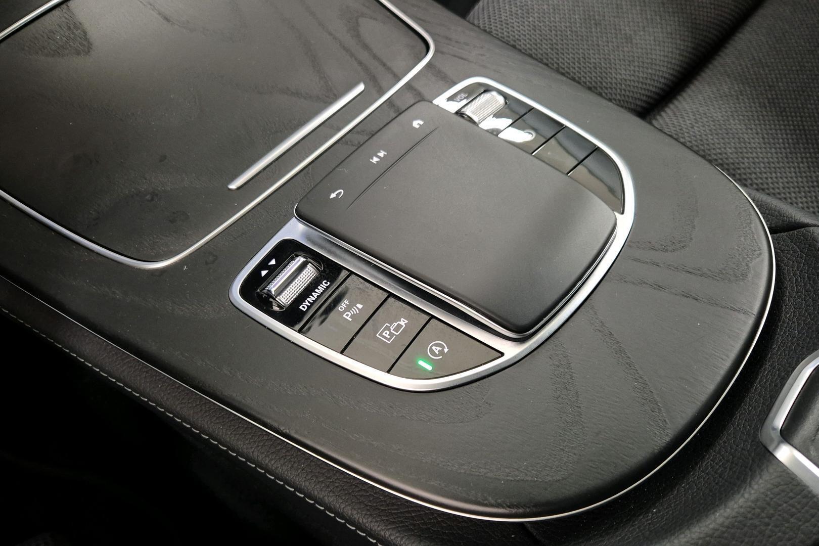 MERCEDES-BENZ E 2022