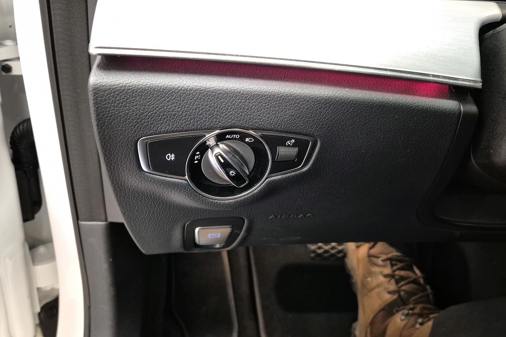 MERCEDES-BENZ E 2022