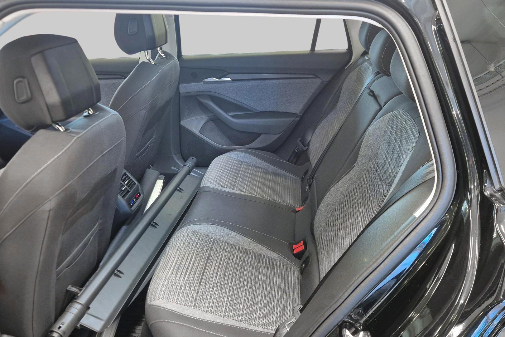 SKODA Superb 2025
