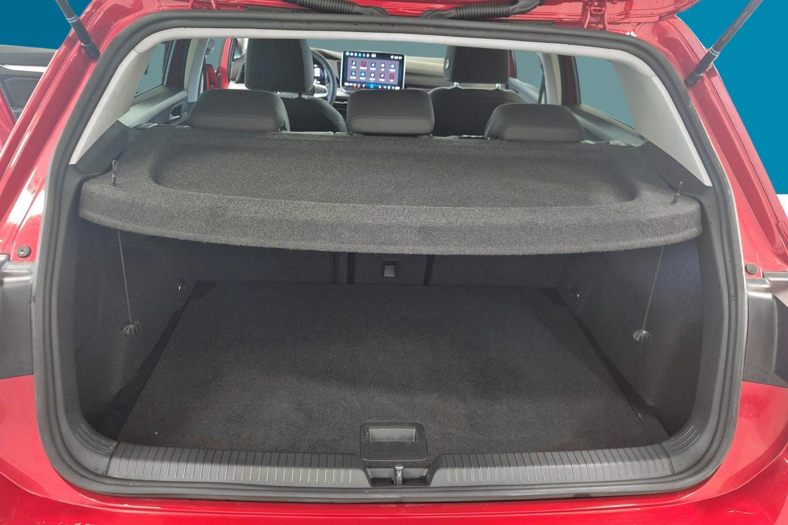 VOLKSWAGEN Golf 2025