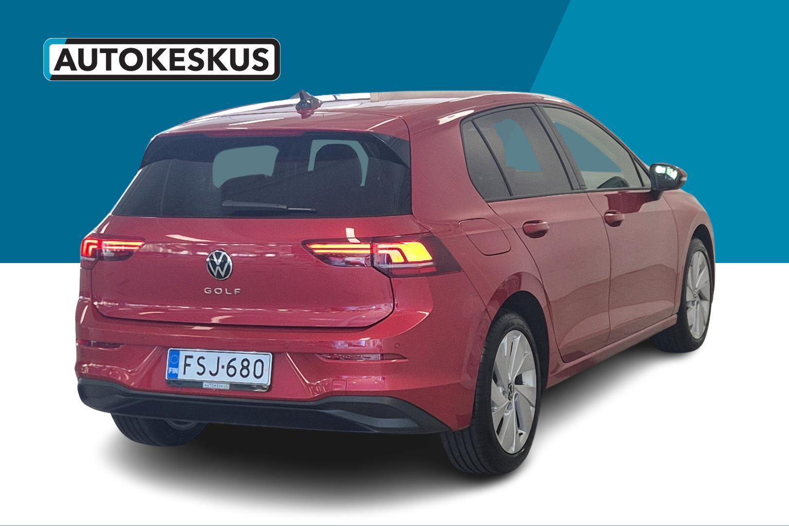 VOLKSWAGEN Golf 2025