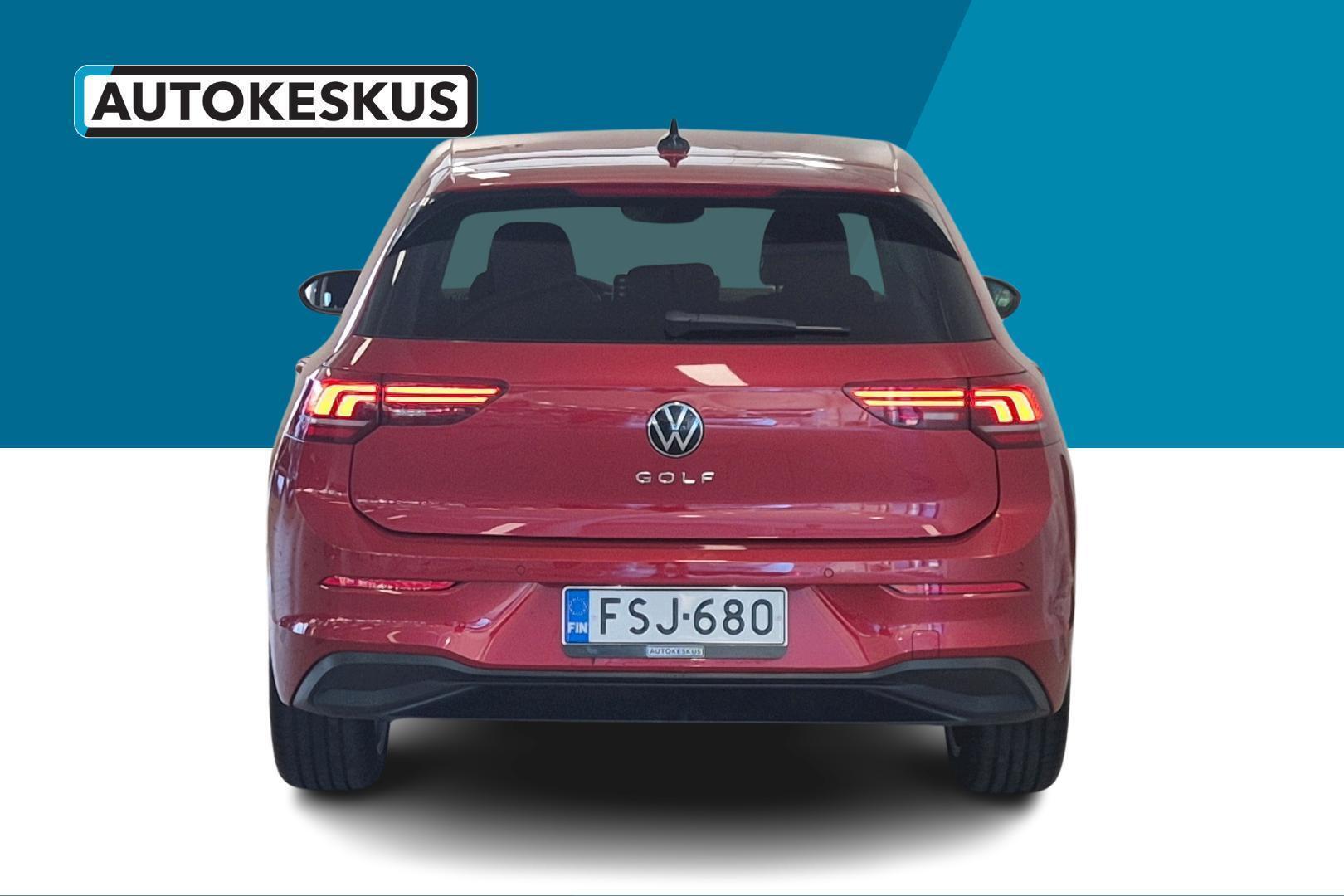 VOLKSWAGEN Golf 2025