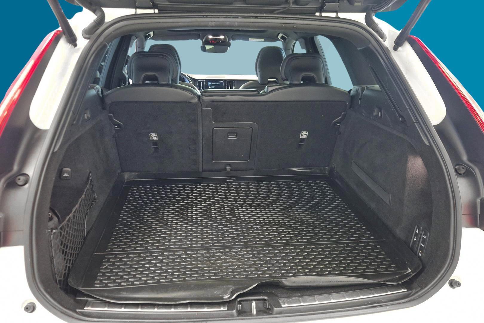 VOLVO XC60 2018