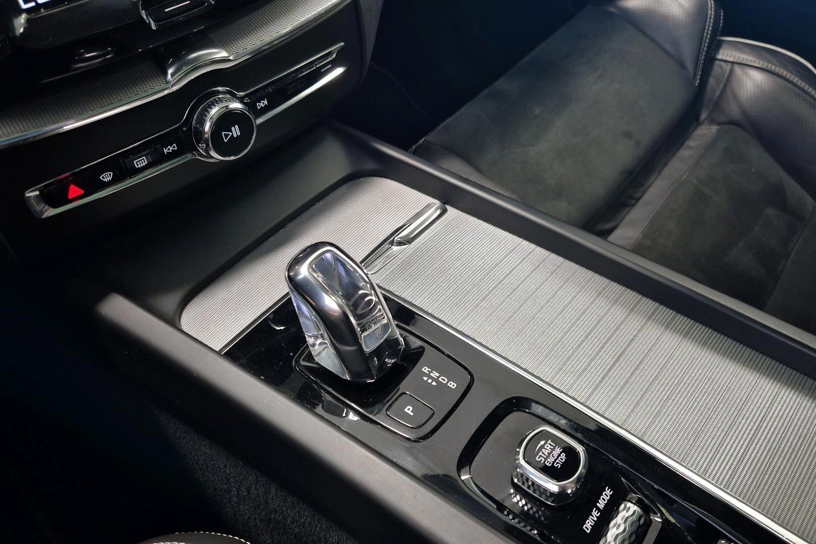 VOLVO XC60 2018