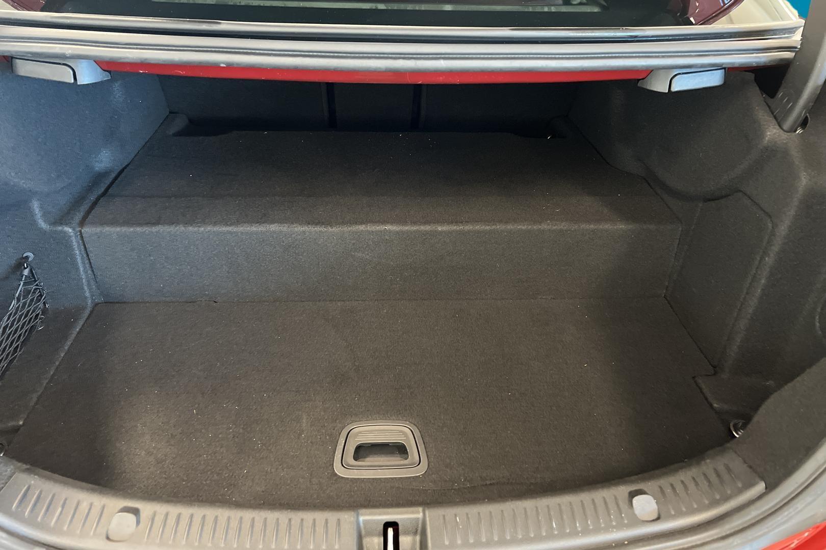 MERCEDES-BENZ E 2022